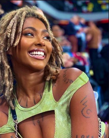 📸 @khaj_nat🤎💚❤️  

Smile!!😁🔥🥰