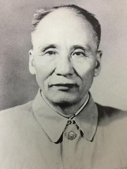 Nguyễn Hữu Thọ in his senior years.
Black and white portrait photo.