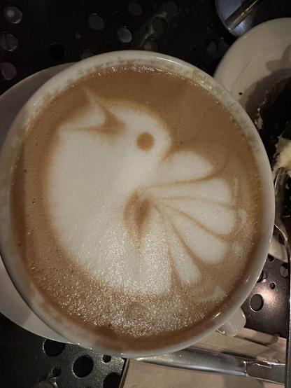 A bird latte art