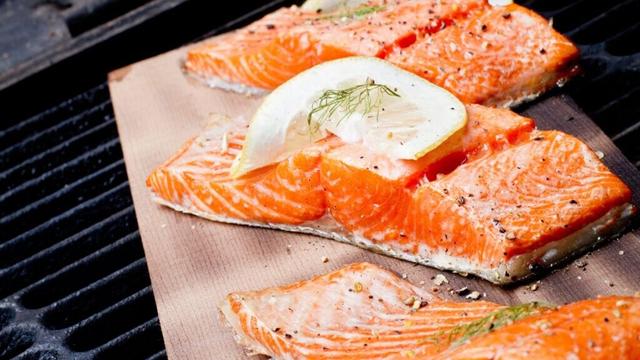 Can you eat salmon skin?