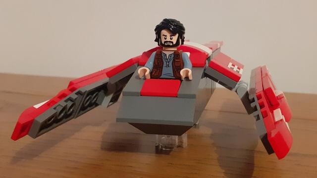 A custom-built La Sirena Microfighter I built during S1 of Star Trek: Picard (featuring Cristóbal Rios minifigure)