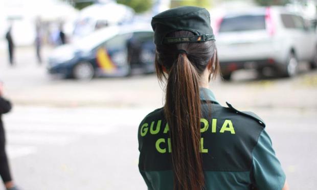 Una agente de la Guardia Civil, en una imagen de archivo. (Alejandro Sepulveda Soler)
