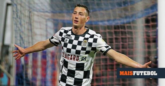 https://maisfutebol.iol.pt/boavista/liga/boavista-bozenik-voltou-ao-porto-mas-sem-condicoes-para-defrontar-o-sporting?utm_source=facebook&utm_medium=social&utm_campaign=ed-maisfutebol&fbclid=IwY2xjawJ3rbJleHRuA2FlbQIxMQABHjOksyNYBB997ldnVfrwJFpsBIkNJvj4CNnY1CwbuNm8_TmuPNWY6kFFI0rv_aem_h2I_uEiRprrU84