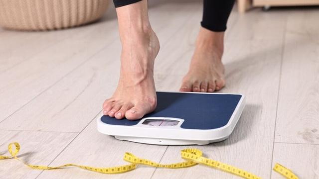 Fitness coach shares 5 worst times to get on the scale. Here's when you should check your weight instead | Health