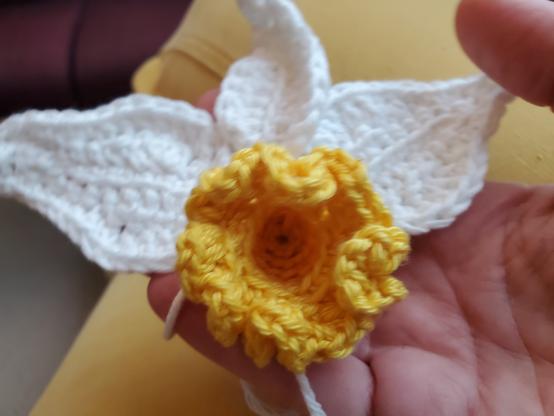 Three Leafes around yellow middle - work in progress