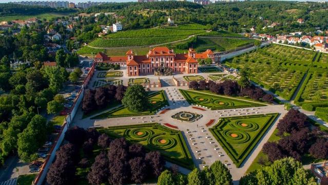 Explore 300 Hidden Gardens in Czechia – June 7–8