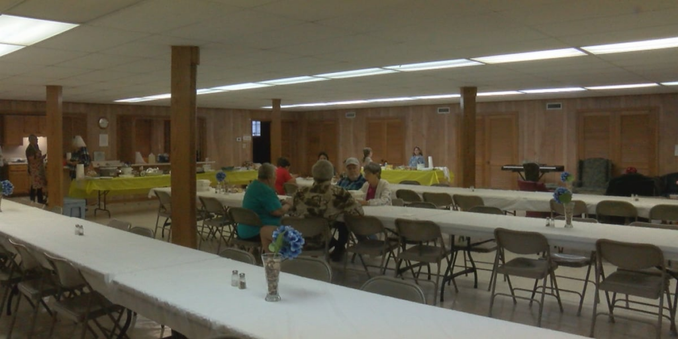 Church holds fundraiser to help local food bank