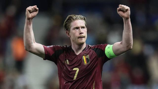 Sensational Kevin De Bruyne 'offer' made as Italian giant joins hunt