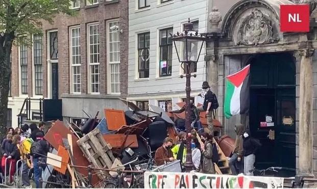 Foto dei manifestanti in Olanda