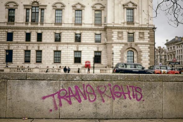 Proteste – Großbritannien: Gleichstellung nicht für trans Frauen