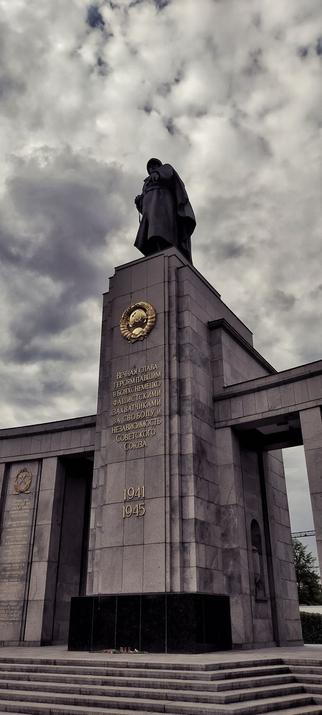Sobiet memorial in Tiergarten, Berlin