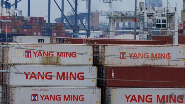 Chinese imports fall under U.S. tariffs as total imports hit record