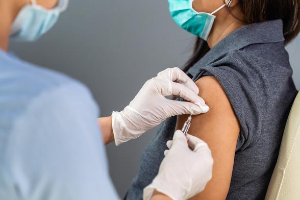 Doctors urge vulnerable to get their spring Covid jab
