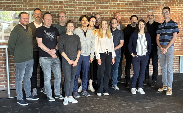 Participants of the strategy and planning meeting of project Wiedergutmachung in the foyer of Hauptstaatsarchiv Stuttgart. Participants are from FIZ Karlsruhe, LABW, and BArch and are lined up for the group photo ;-)