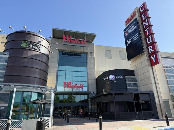 Westfield Oakridge mall entrance