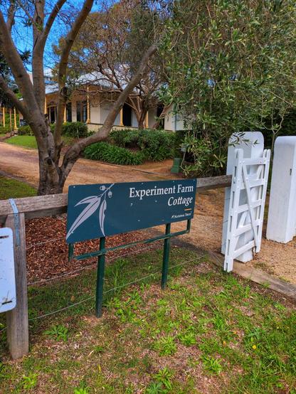 The entry to the Experiment Farm Cottage.