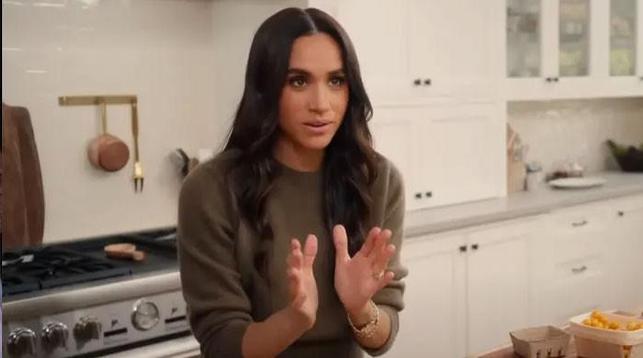 ‘I feel bad she uses her kids in it'