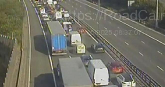 M6 traffic LIVE: Chaos on major UK motorway as horror crash sparks huge delays | UK | News