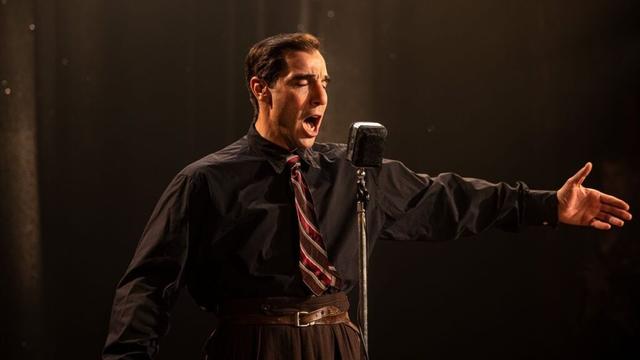 "Monsieur Aznavour": Der Sänger, der Frankreich war