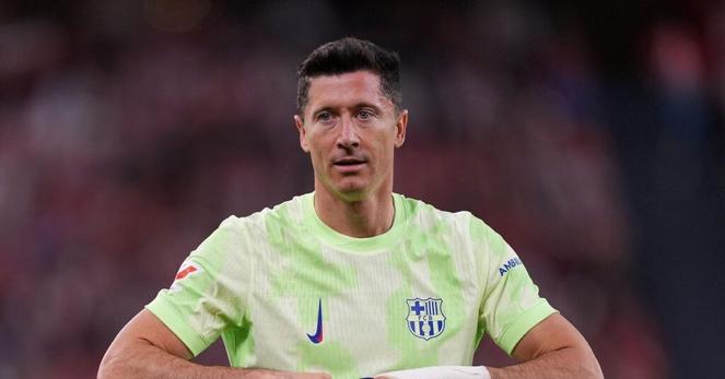 Barcelona Robert Lewandowski writes letter to fans and explains why he’s not joining up with Poland squad