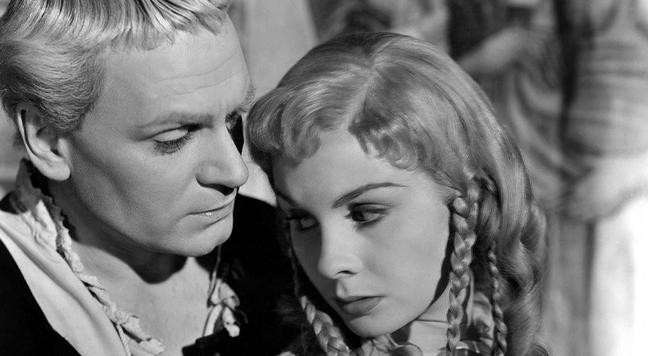 A black and white image of Sir Laurence Olivier and Jean Simmons, posing as Hamlet and Ophelia in the 1948 film version of Shakespeare’s ‘Hamlet’.