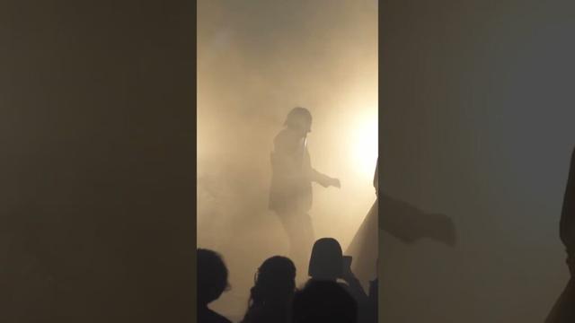 B'zファンの結婚式の入場がエグ過ぎたw