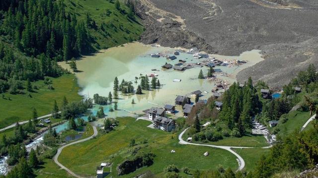 Nach Gletscherabsturz droht in den Schweizer Alpen eine Flutwelle