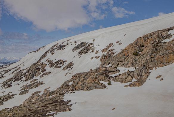 the huge drift off the 3355m ridge that the highway ascends to the little ski area. easily 5-10m thick.