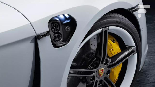 Des ingénieurs Porsche nous dévoilent les secrets des batteries qui durent plus de 300 000 km en se rechargeant très rapidement