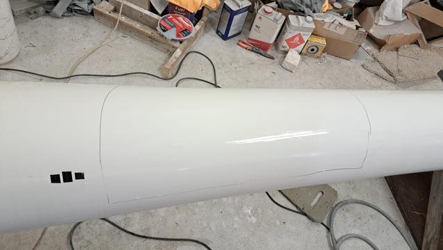 I need to draw black lines on the fuselage to easily monitor sanding progress. When the lines are gone, I have sanded enough.
