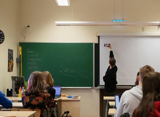 Estonia's school students show wide range of AI abilities on eve of tech leap | News