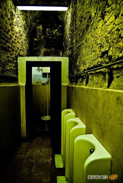 The underground 
#Verona #Italia 2007
.
.
.
#SONY #A100
#architecture #photography #Italy #Europe #gooutside #travel #oldworld #old #lightroom #exploration #goexplore #wanderer