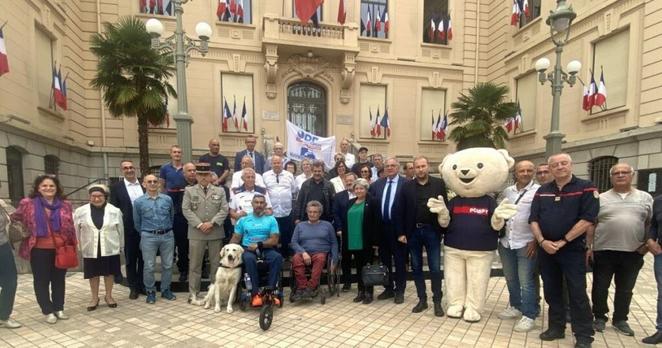 Villefranche-sur-Saône. De Lille à Collioure, ce pompier rejoint le Sud en fauteuil roulant