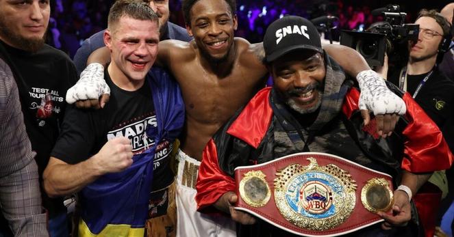 Keyshawn Davis misses weight by four pounds, loses WBO lightweight