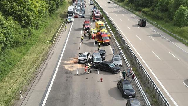 Acht Verletzte bei Auffahrunfall auf A4 bei Frankenberg