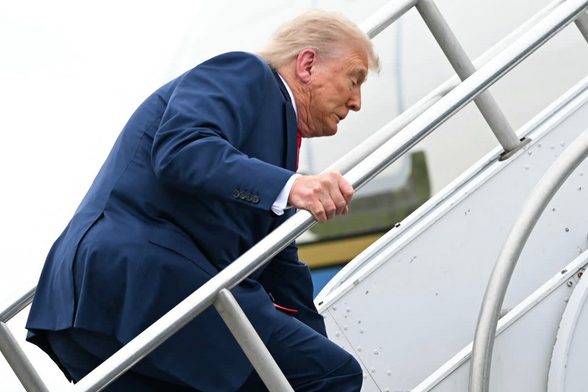 Trump stumbling on Air Force 1 stairs