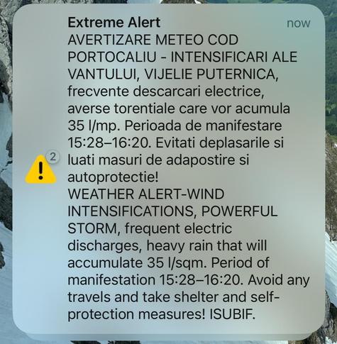 Screenshot of extreme weather warning in Romanian and English.