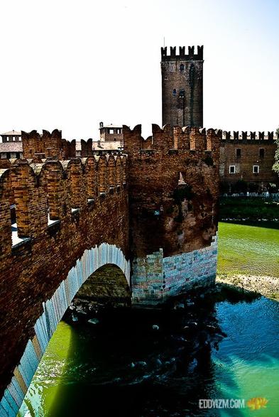 "I'll tell them that on bad mornings, it feels impossible to take pleasure in anything because I'm afraid it could be taken away."
~ Suzanne Collins
#Verona #Italia 2007
.
.
.
#SONY #A100
#architecture #photography #Italy #Europe #gooutside #travel #oldworld #old #lightroom #exploration #goexplore #wanderer #quote #fear