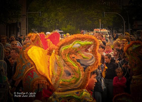 Karneval der Kulturen in Berlin, parade 8 June in district Friedrichshain, © photos Stefan F. Wirth