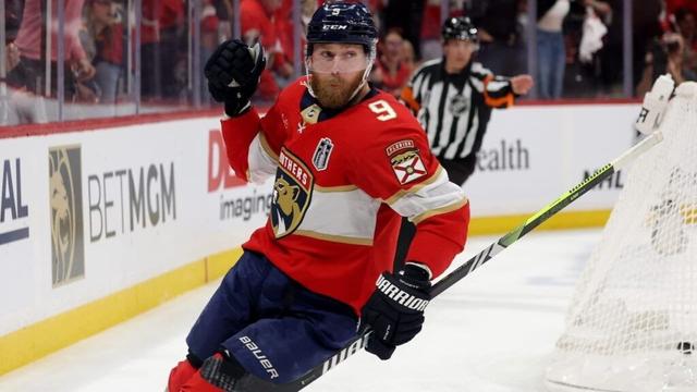 Sam Bennett is now favored for Conn Smythe Trophy