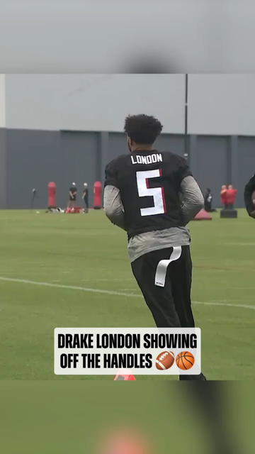 Drake London dribbling the football at minicamp