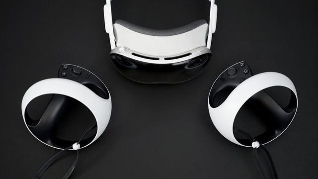 How PSVR2 Sense controllers work on Apple Vision Pro