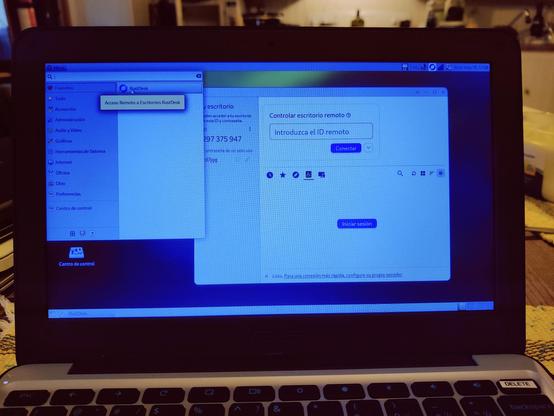 Screenshot of RustDesk remote access software on Debian Mate in Spanish, on a Chromebook