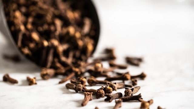 What are cloves good for? A dietitian explains.