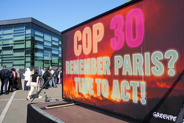 Climate talks delayed by agenda fight