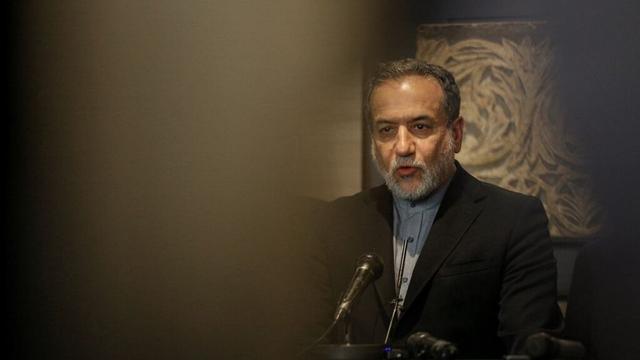 "Ein Anruf genügt": Irans Außenminister: Netanjahu hält Trump zum Narren