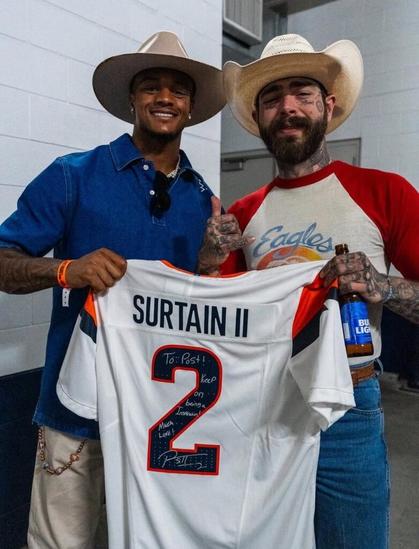 Post Malone, a very vocal die hard Cowboys fan, with PS2. You love to see it.