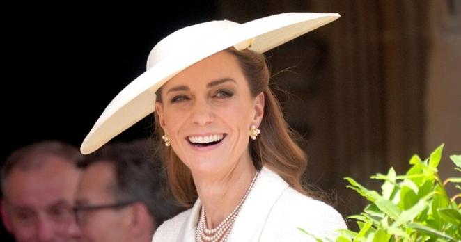 Love Kate Middleton’s Green Crossbody Bag? Get the Look for $23