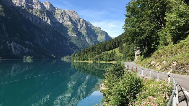 Landsgemeinde Glarus für drei autofreie Sonntage am Klöntalersee