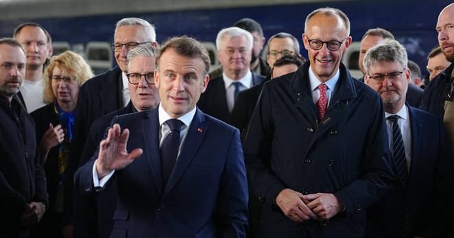 Venus en train de Pologne, le président français, Emmanuel Macron, le Premier ministre britannique, Keir Starmer, et le chancelier allemand, Friedrich Merz, sont arrivés à Kyiv ce samedi 10 mai au matin.
